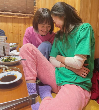Gong Hyo-jin and Jeon Hye-jin match difficult styling and smile brightly