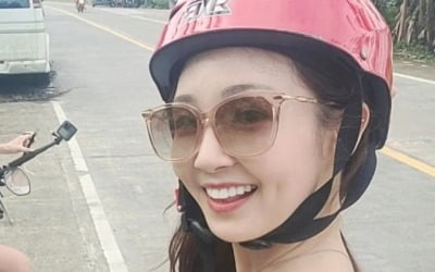 Oh Jeong-yeon, 'driving a motorcycle' with bold fashion