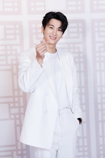 Park Hyeong-sik, “This is the first time the crown prince wears hanbok”