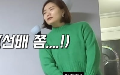 Writer Jang Jeong-yoon, “Married life? Being happy is a pretense.”