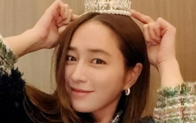 Lee Min-jung's birthday is two weeks away, but she's having a party in advance