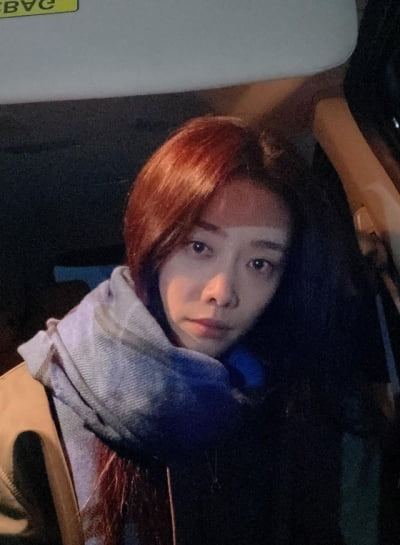 Heera Kim transforms into long brown hair