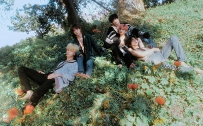 Tomorrow by Together's 'The Chapter of the Name: TEMPTATION' receives positive reviews from overseas media