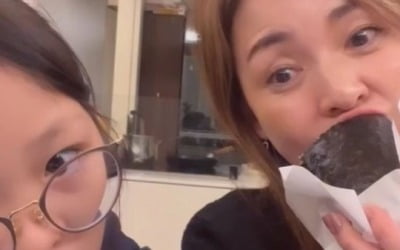 Yano Shiho and Chu Sarang, mother and daughter's 'bungeoppang visual'