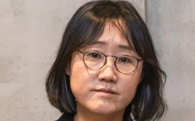 Director Jeong Ju-ri, “Kim Si-eun, whom I had no idea about, feels special.”
