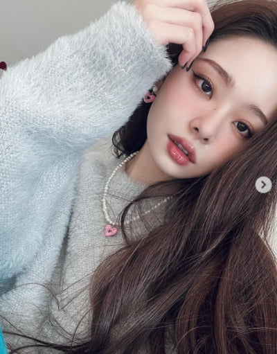 'Standing Alone' Freesia, CG-level small head with top-level makeup skills