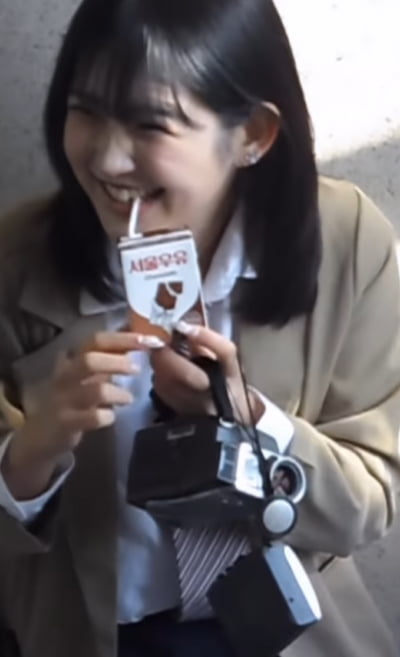 Choi Jun-hee, smile just like her mother