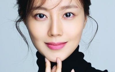 Moon Chae-won "Being a celebrity sometimes suits me and sometimes it doesn't."
