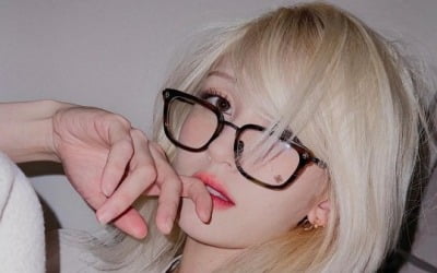 Jeon So-mi, blonde hair is also a 'perfect moment'