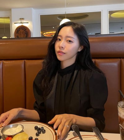 Sol Lee quits pharmaceutical company and reaches the peak of Rizumi