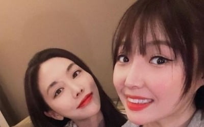 Miss A's Min and Fei show off their continued friendship with bright smiles