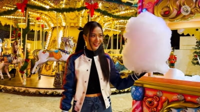 Blackpink Jisoo, indirect experience of Parisian life in Montmartre and Eiffel Tower