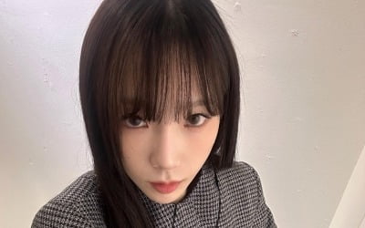 Taeyeon, sniping in SM management dispute? "Everyone lives hard."