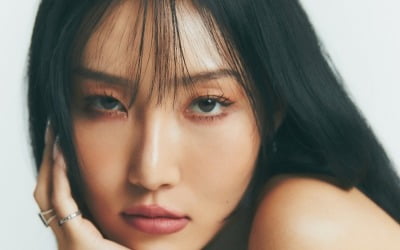 Hwasa releases third sound source from 'Hwasa Show', 'MMM Simile (Live ver.)'