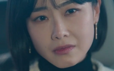Soo-Hyun Hong, gets angry at the best friend who stole her husband
