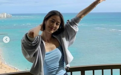 Lee Hyun went to Hawaii to be a model, but I can't take pictures.
