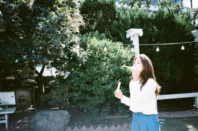 Park Shin-hye shares her travel memories captured through film camera
