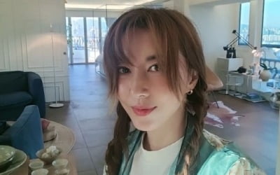 Kim Wan-seon, pigtail hair revealing girlish beauty