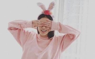 Ha Ji-won, transformed into a rabbit at the age of 44... Show off your lovely charm