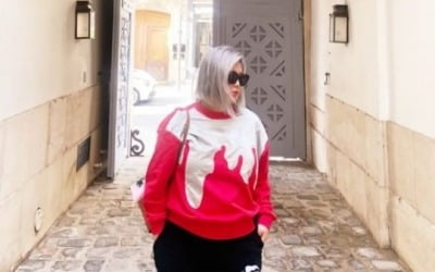 Solbi, extraordinary 'fashion sense' with white hair and extraordinary transformation