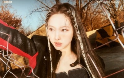 TWICE Nayeon, Jeongyeon, Momo, first personal teaser for new song 'SET ME FREE'