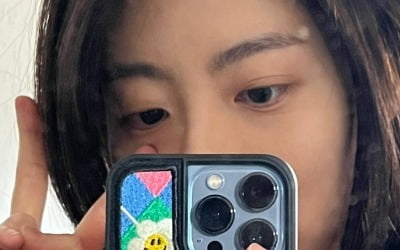 Nam Ji-hyun celebrates her 19th debut anniversary