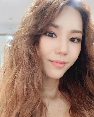 Kim Yeon-ji, No. 1 female trot singer you want to go to baking class with