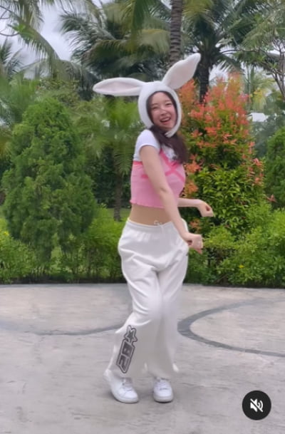 Arin covers 'Hype Boy' wearing a rabbit hat