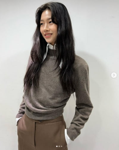 Jeong Ho-yeon returns after tearing up the British red carpet.