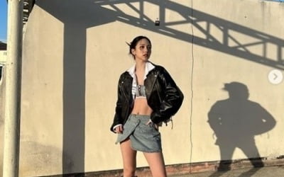 TWICE Mina, 'firm abs' that can't be hidden