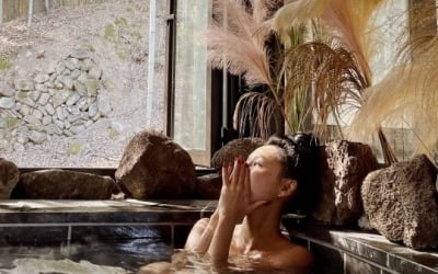 Hwasa, recent photos of relaxing in hot springs