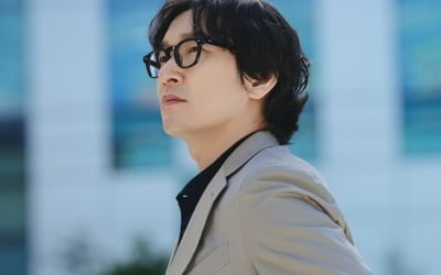 “Cho Seung-woo, it was nice to meet you, but it was a burdensome mission.”