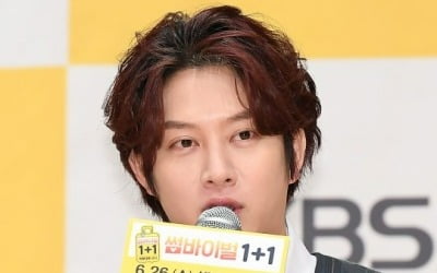 Kim Hee-chul, rather than making excuses for the controversy, 'faces it head-on'