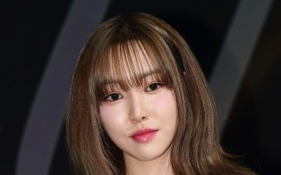 Yuju "GFRIEND members cheer enthusiastically"