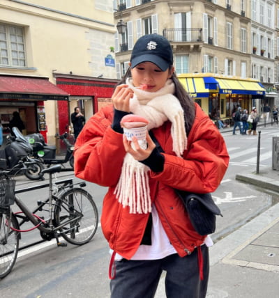 Lee Da-hee, a breathtaking beauty just by wearing a baseball cap