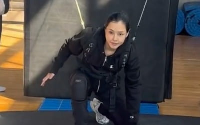 All I can say is that Lee Ha-nui's transformation into a wire fairy is amazing.