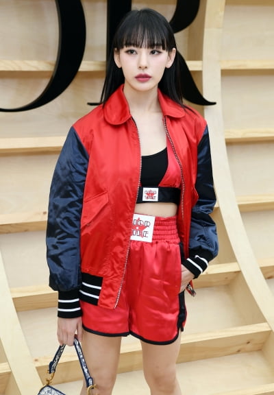 Noje's agency "I don't understand the 'media play', we will embrace the artist until the end"