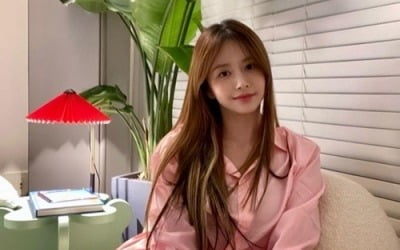 Han Bo-reum, 'butt-torn girl moment' in pajamas