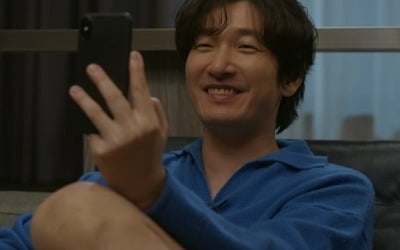 Seungwoo Cho, the reason he gave up playing the piano was because of his dead sister.