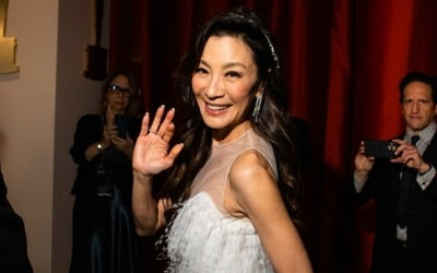 62-year-old Yang Yang-kyung, who also won the controversy over violating SNS rules