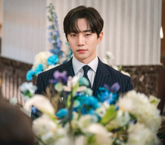 'King the Land' Lee Jun-ho, a suit fit that makes your nose bleed