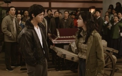 Seol In-ah, speaks harshly to Jang Dong-yoon, but feels affectionate towards him
