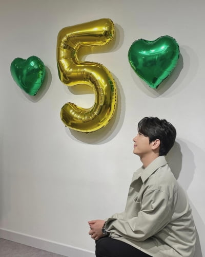 Go Woo-rim celebrates Forestella's 5th anniversary