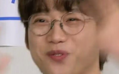 10CM Kwon Jeong-yeol “I like luxury goods”