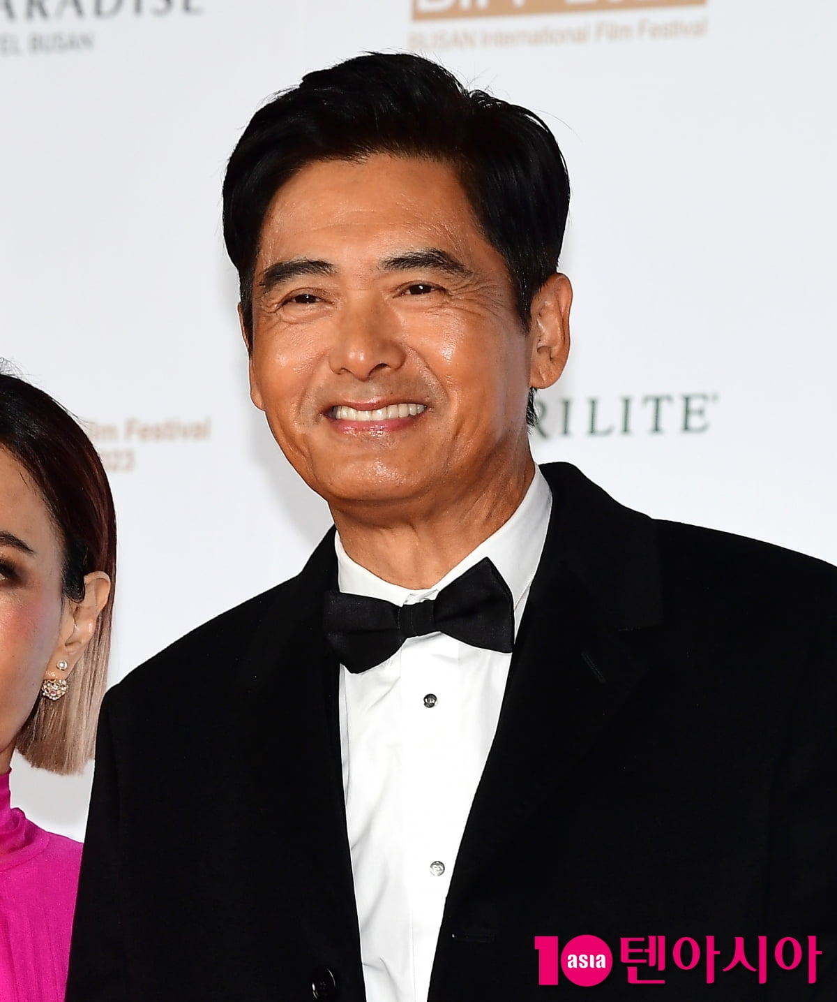 '따거 위엄' 주윤발·'하트 푹 빠진' 송중기·'가방 맨 예비신랑' 장원석 [28th BIFF 개막식]