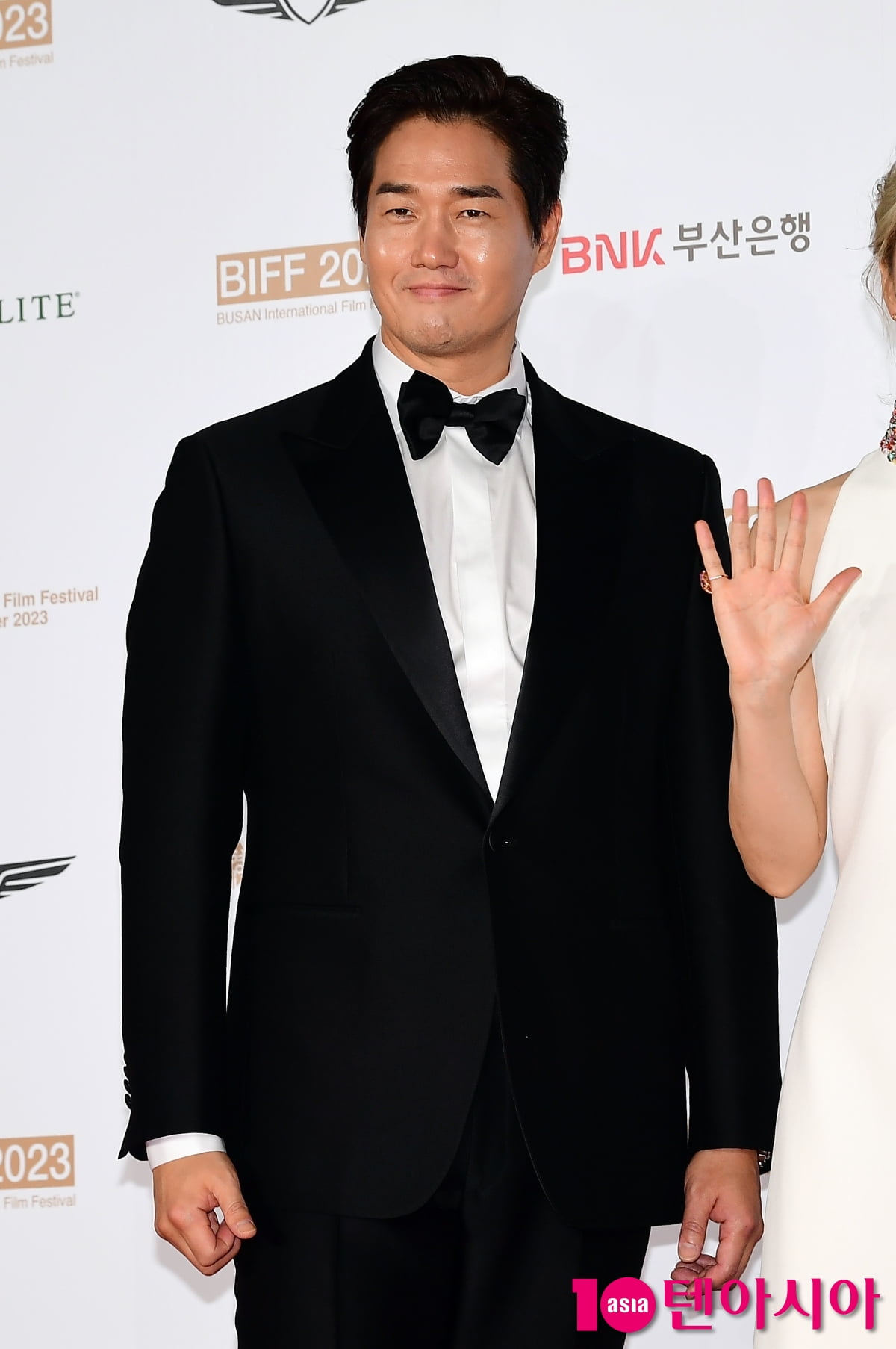 [TEN포토] 유지태 '태평양 어깨'