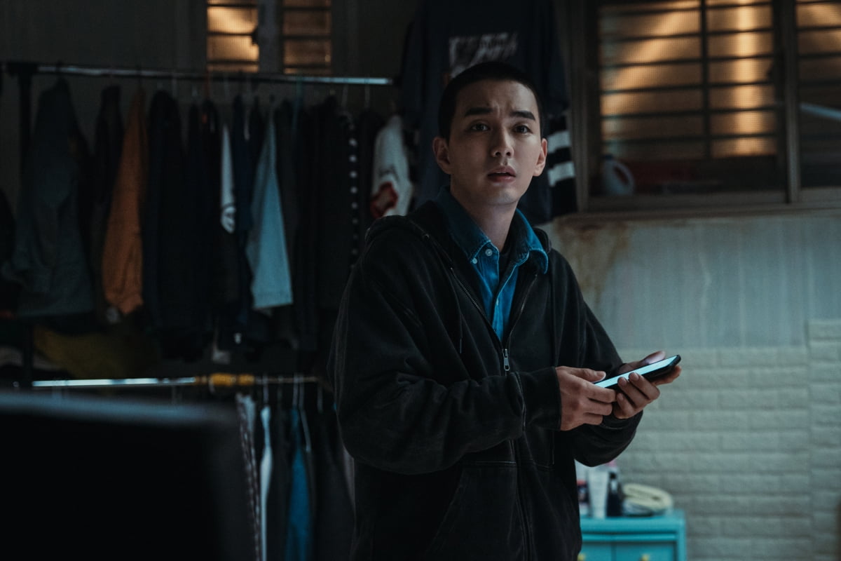 '거래' 스틸컷. /사진제공=웨이브