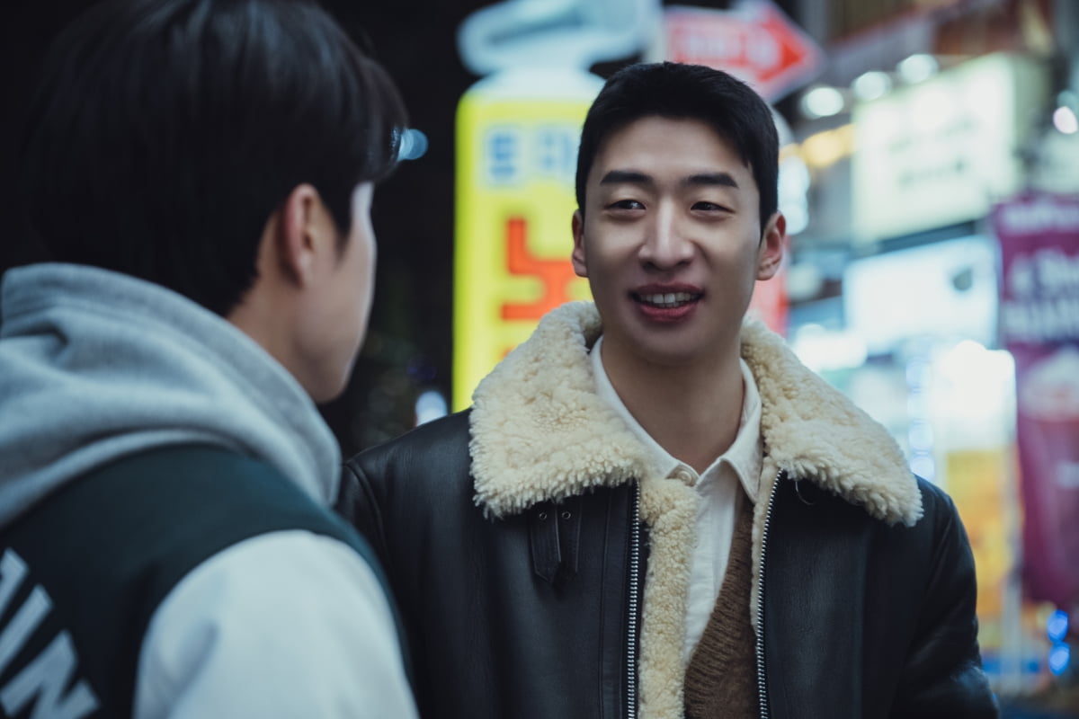 '거래' 스틸컷. /사진제공=웨이브