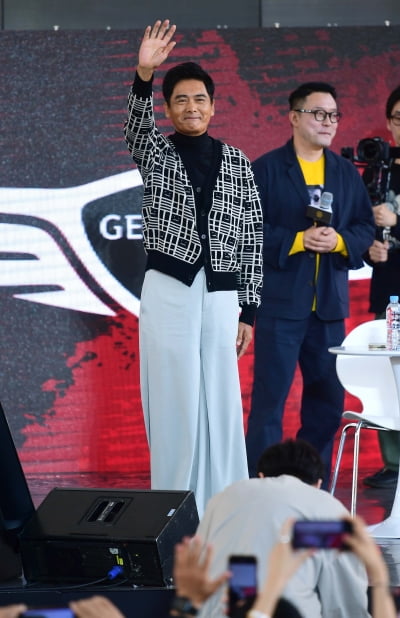 [TEN포토] 주윤발 '영웅본색 마크가 왔어요'