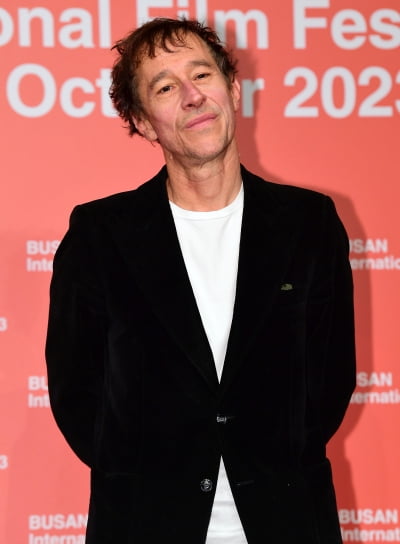 [TEN포토] 포즈 취하는 '더 비스트' 베르트랑 보넬로 감독